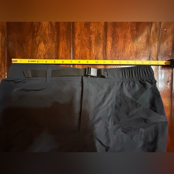 NWT Eddie Bauer Ripstop Tech Short black UPF 50+ adjustable belt - Picture 4 of 5